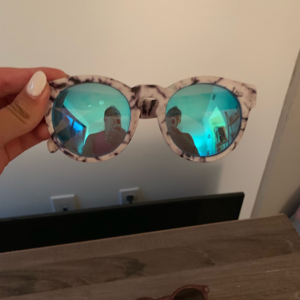 Quay sunglasses! Worn once!